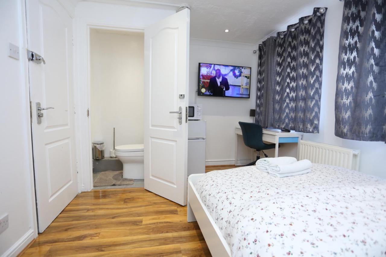 Fabulous Room With En-Suite Bathroom And Shared Kitchen Thamesmead  Eksteriør bilde