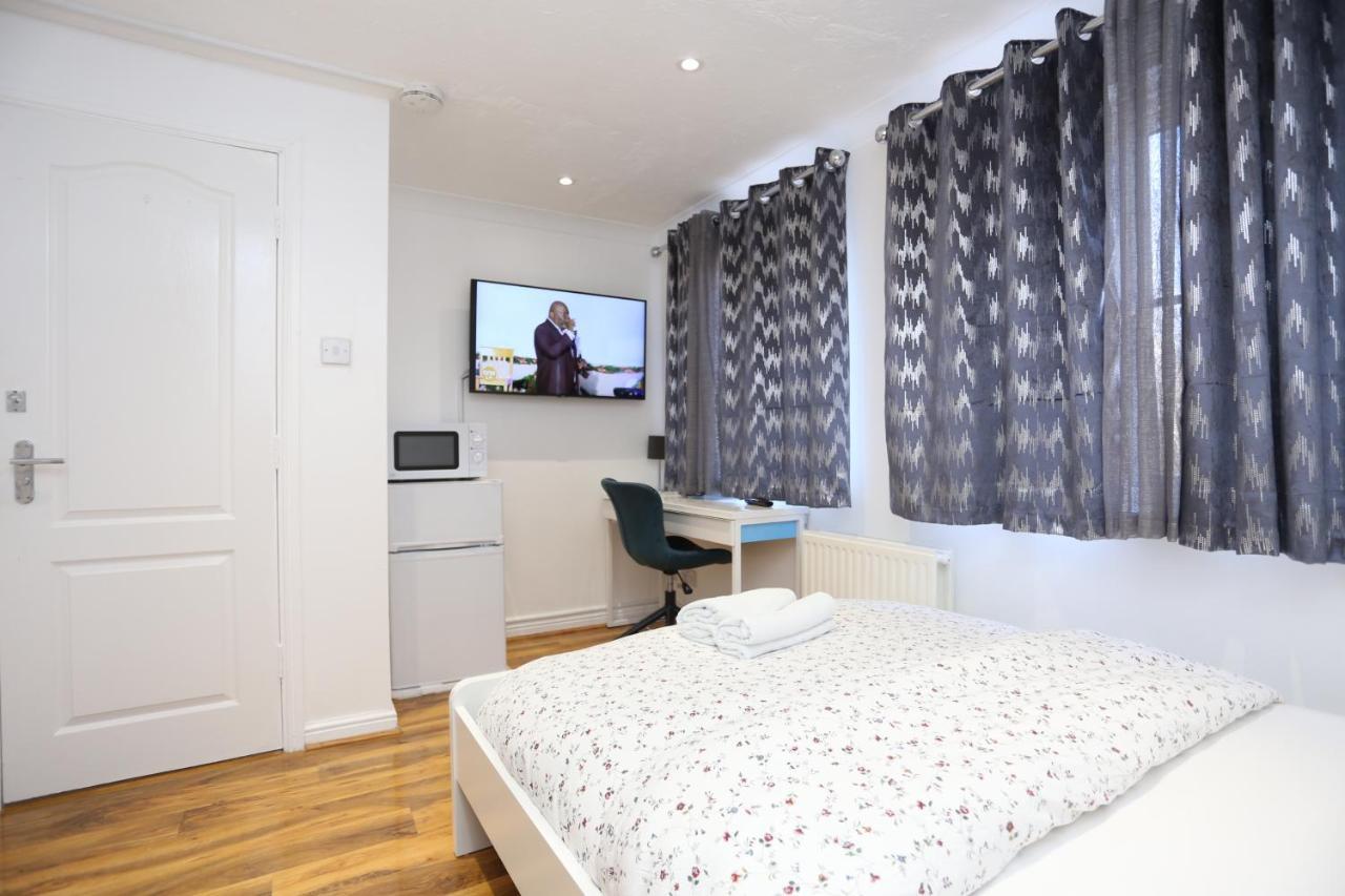 Fabulous Room With En-Suite Bathroom And Shared Kitchen Thamesmead  Eksteriør bilde