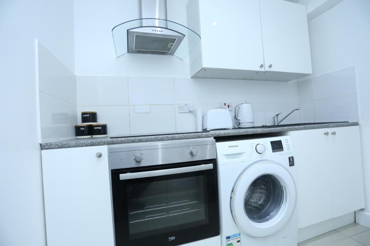 Fabulous Room With En-Suite Bathroom And Shared Kitchen Thamesmead  Eksteriør bilde