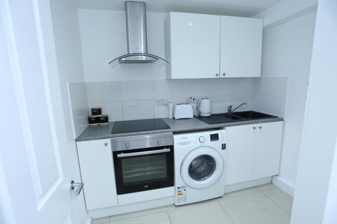 Fabulous Room With En-Suite Bathroom And Shared Kitchen Thamesmead  Eksteriør bilde