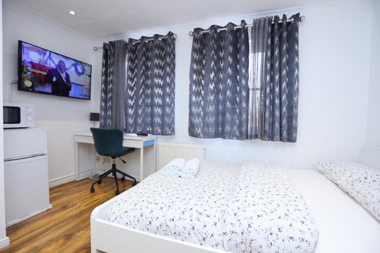 Fabulous Room With En-Suite Bathroom And Shared Kitchen Thamesmead  Eksteriør bilde