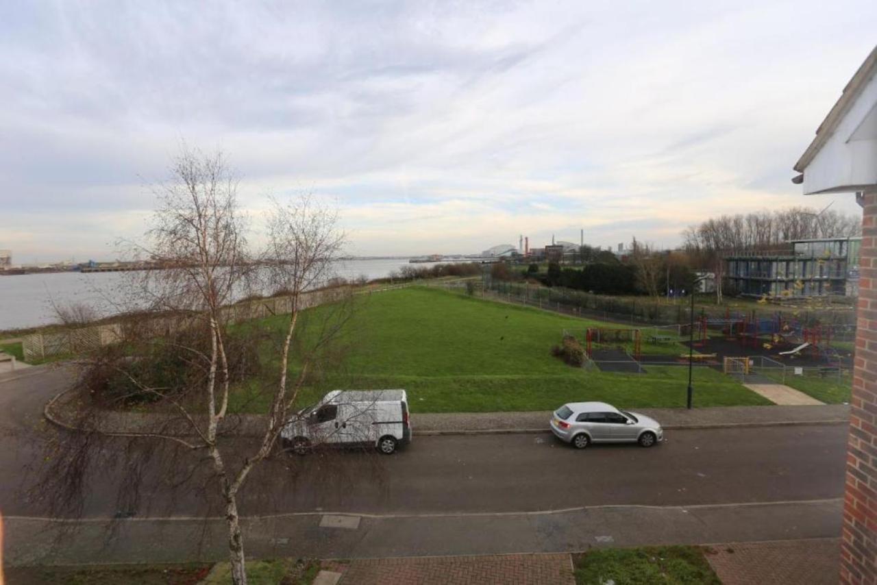 Fabulous Room With En-Suite Bathroom And Shared Kitchen Thamesmead  Eksteriør bilde